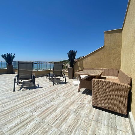 First Line On The Beach Cosy Sea Paradise Apartments Kavarna Buitenkant foto