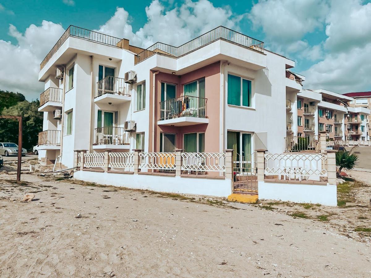 First Line On The Beach Cosy Sea Paradise Apartments Kavarna Buitenkant foto