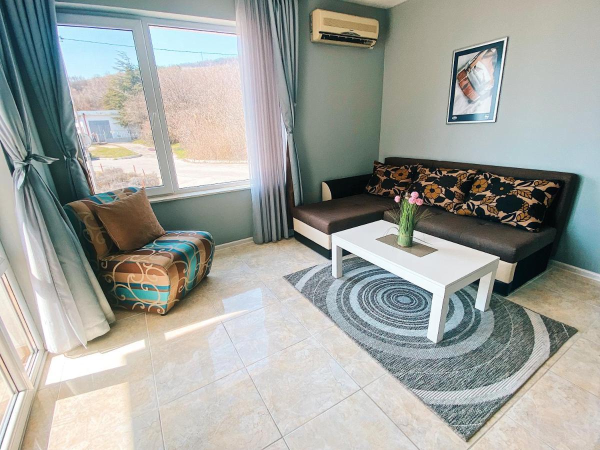 First Line On The Beach Cosy Sea Paradise Apartments Kavarna Buitenkant foto