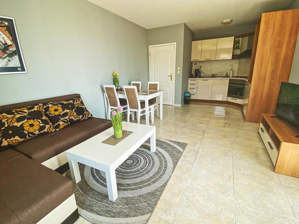 First Line On The Beach Cosy Sea Paradise Apartments Kavarna Buitenkant foto