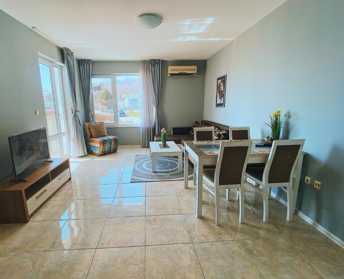 First Line On The Beach Cosy Sea Paradise Apartments Kavarna Buitenkant foto