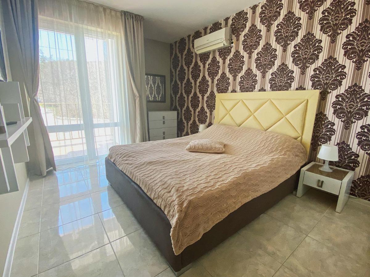 First Line On The Beach Cosy Sea Paradise Apartments Kavarna Buitenkant foto