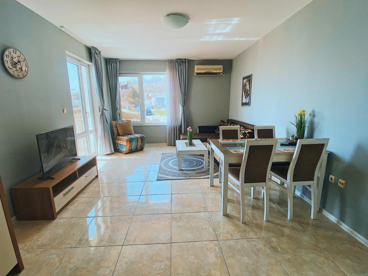First Line On The Beach Cosy Sea Paradise Apartments Kavarna Buitenkant foto
