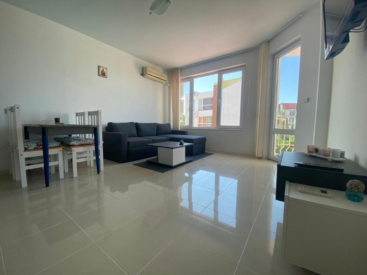 First Line On The Beach Cosy Sea Paradise Apartments Kavarna Buitenkant foto