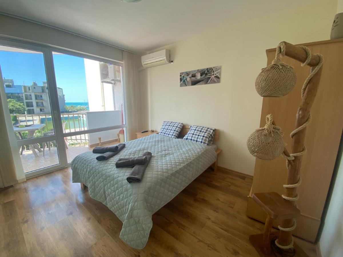 First Line On The Beach Cosy Sea Paradise Apartments Kavarna Buitenkant foto