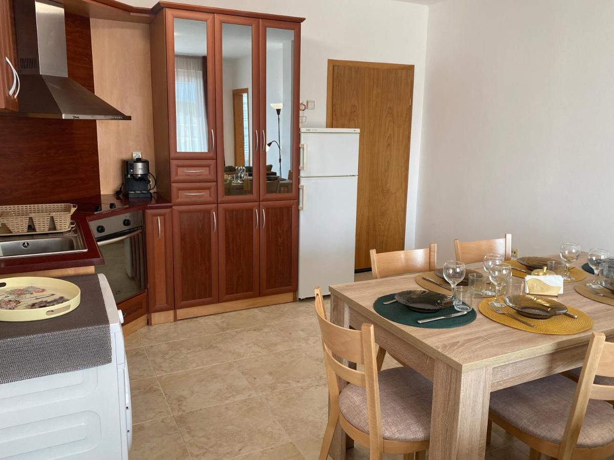 First Line On The Beach Cosy Sea Paradise Apartments Kavarna Buitenkant foto