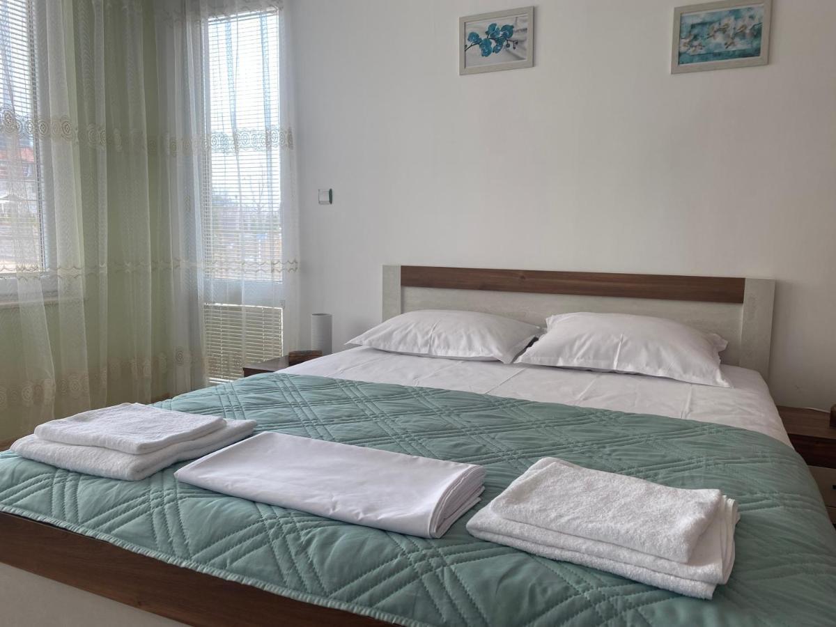 First Line On The Beach Cosy Sea Paradise Apartments Kavarna Buitenkant foto