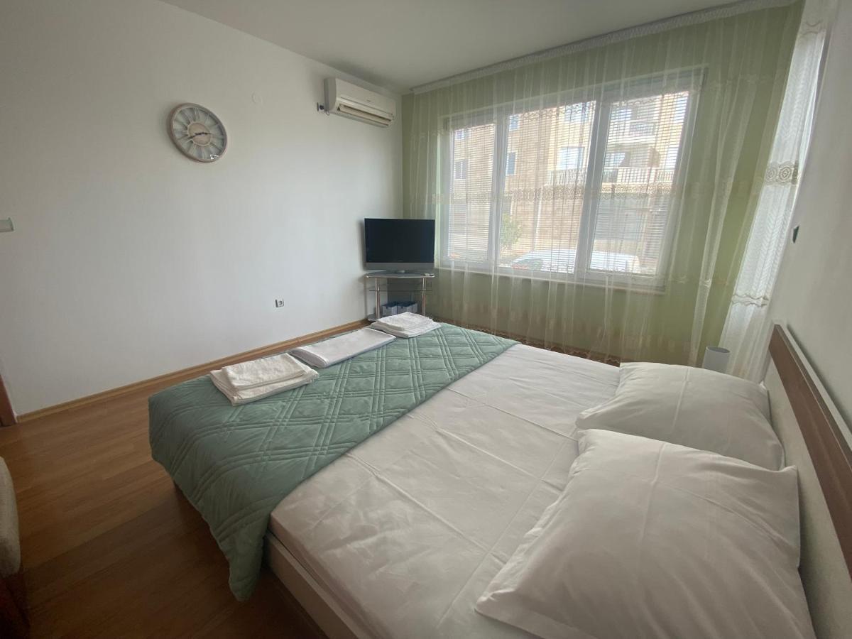 First Line On The Beach Cosy Sea Paradise Apartments Kavarna Buitenkant foto