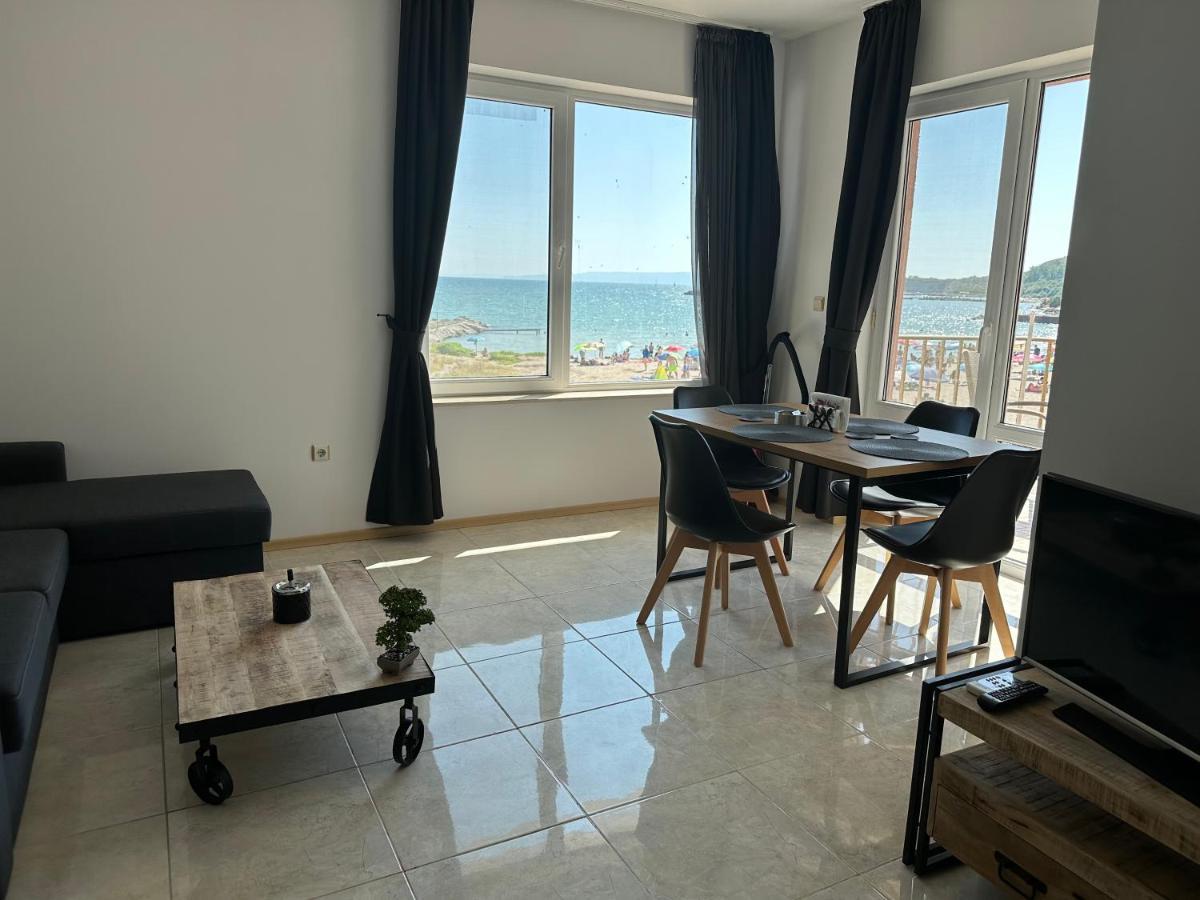 First Line On The Beach Cosy Sea Paradise Apartments Kavarna Buitenkant foto