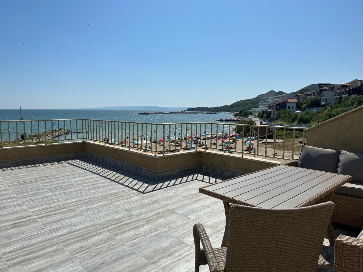 First Line On The Beach Cosy Sea Paradise Apartments Kavarna Buitenkant foto