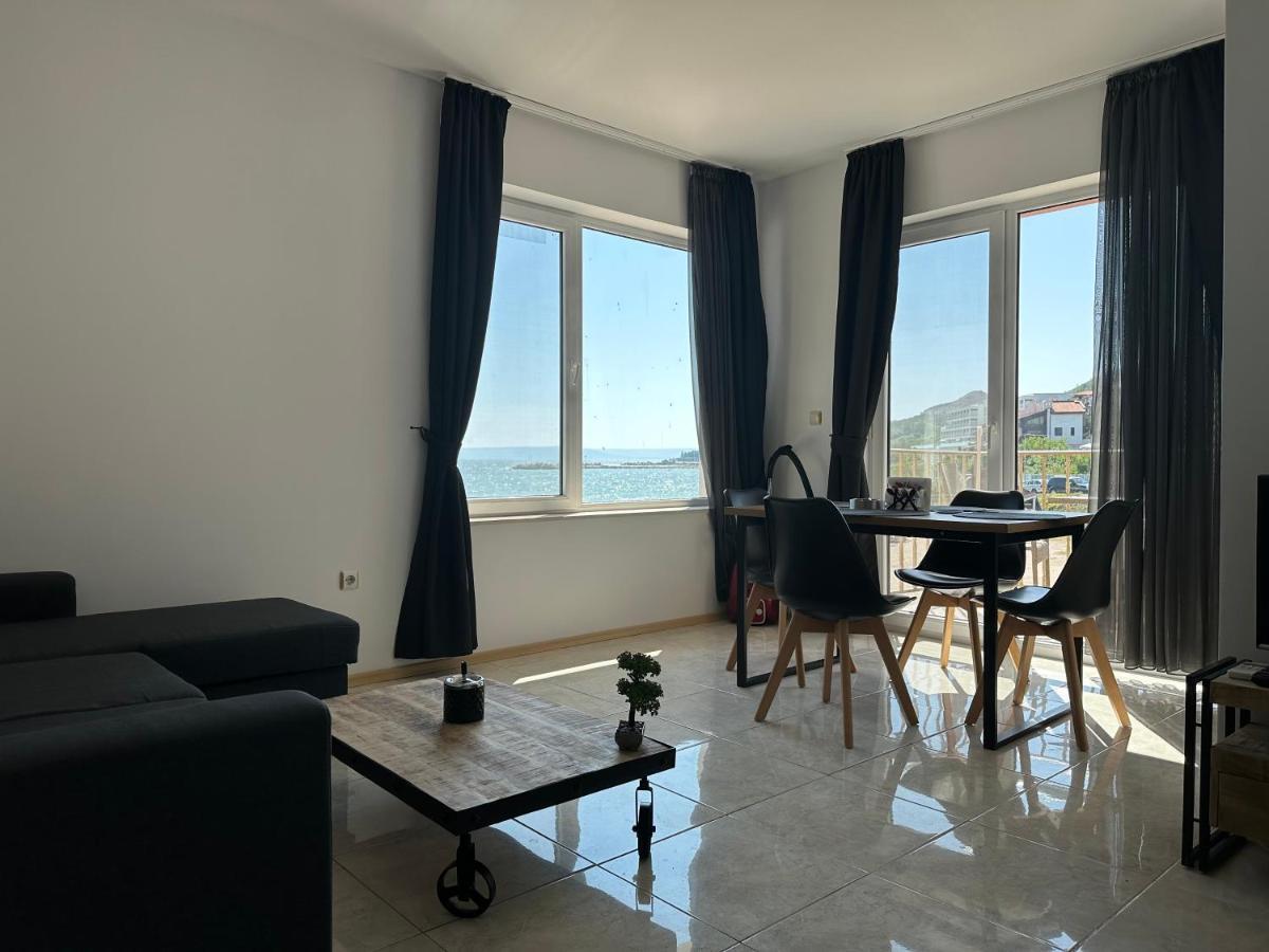First Line On The Beach Cosy Sea Paradise Apartments Kavarna Buitenkant foto