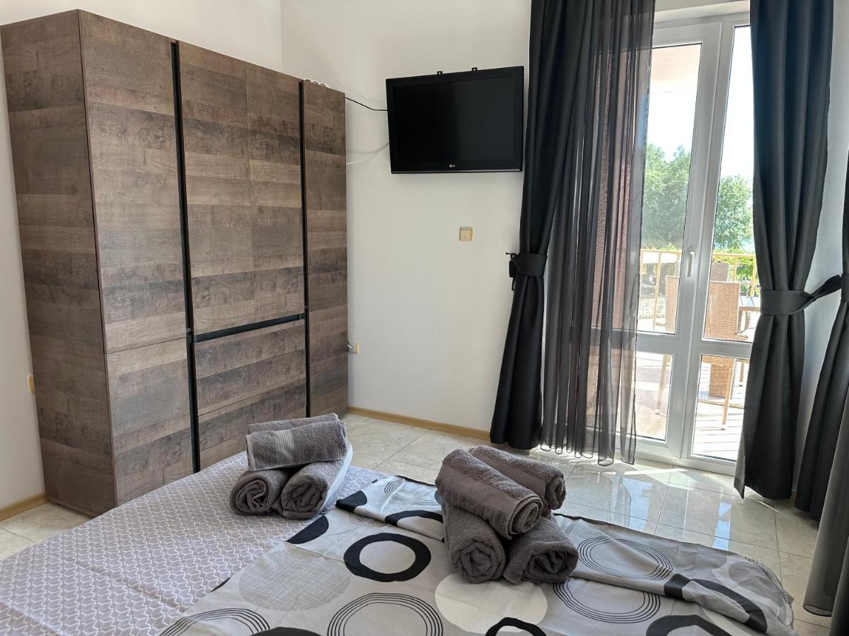 First Line On The Beach Cosy Sea Paradise Apartments Kavarna Buitenkant foto