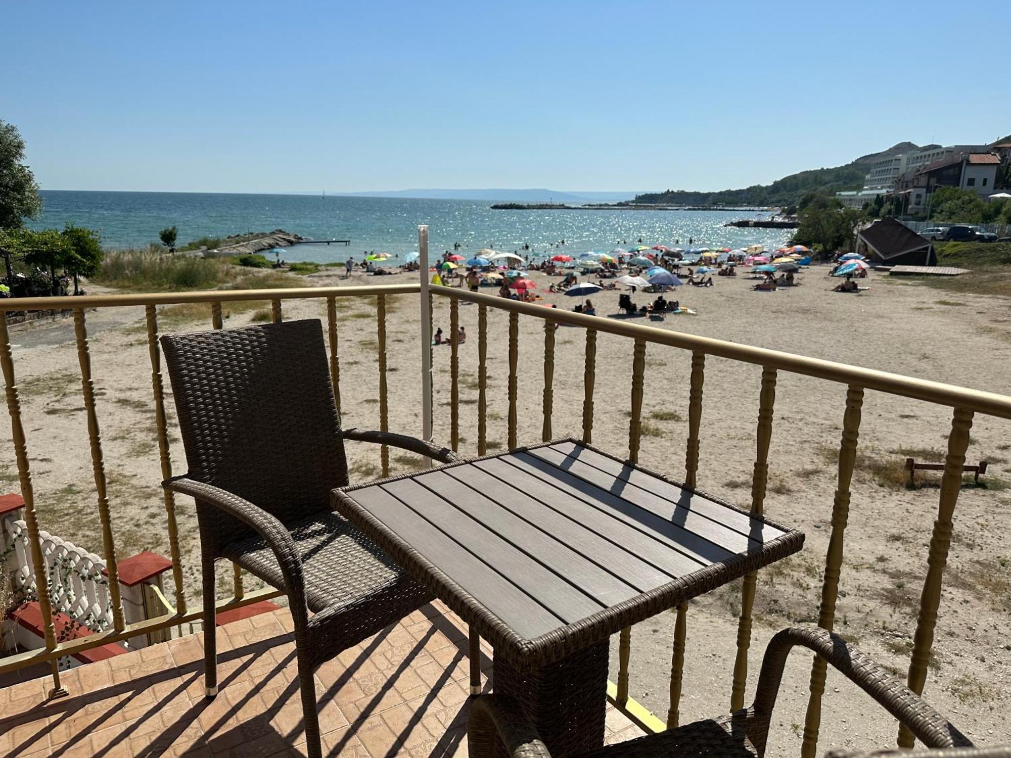 First Line On The Beach Cosy Sea Paradise Apartments Kavarna Buitenkant foto