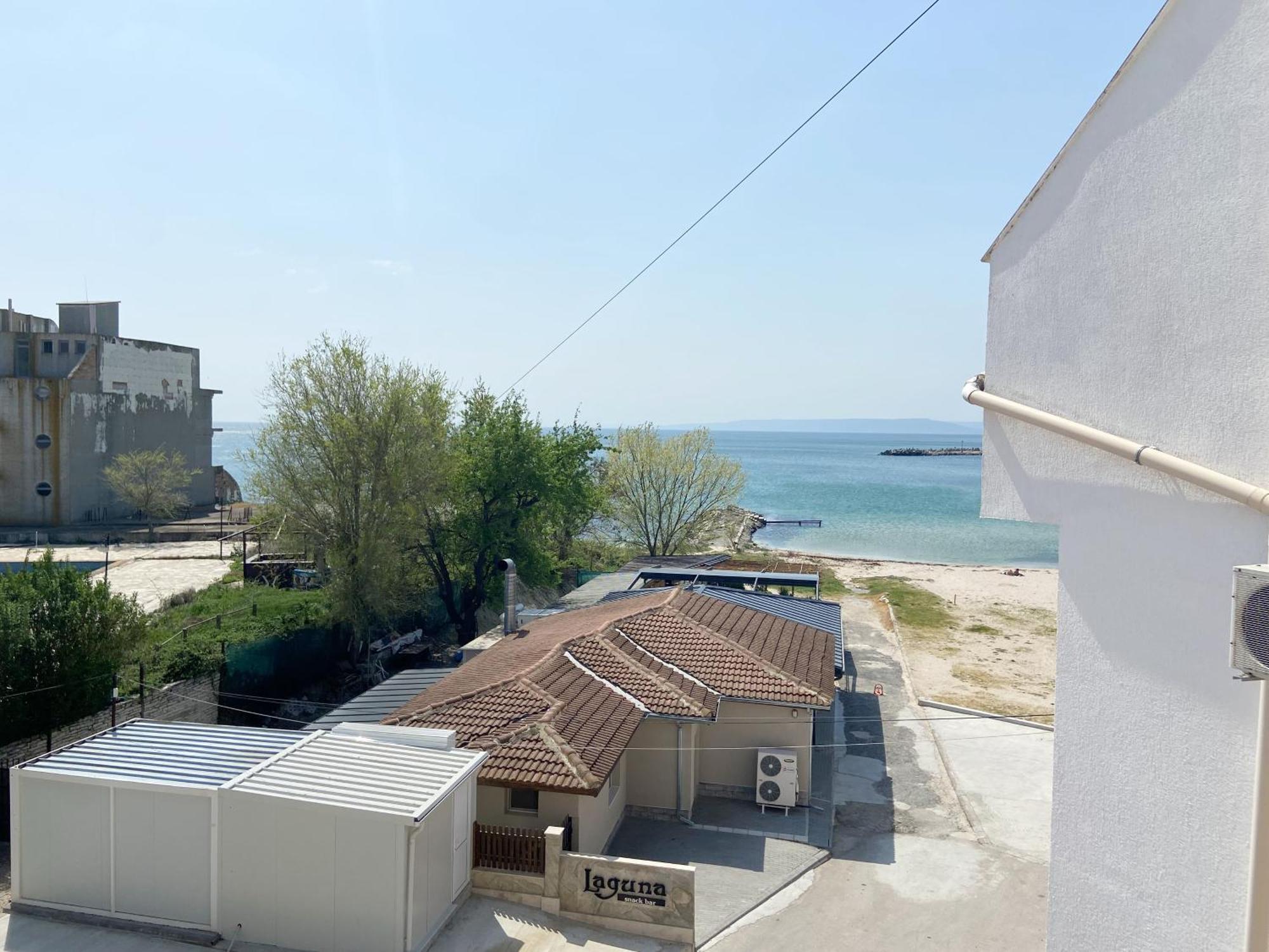 First Line On The Beach Cosy Sea Paradise Apartments Kavarna Buitenkant foto