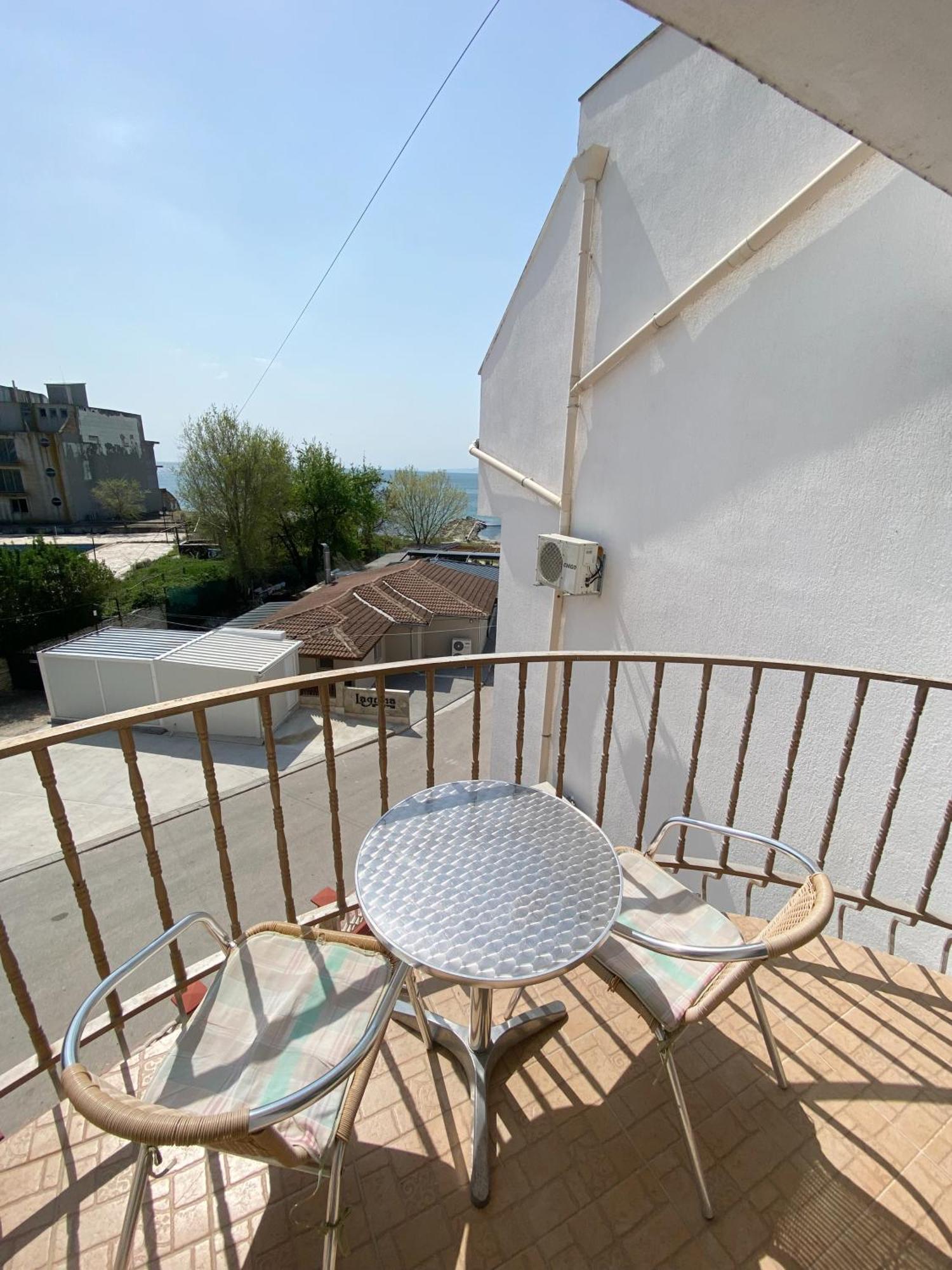 First Line On The Beach Cosy Sea Paradise Apartments Kavarna Buitenkant foto