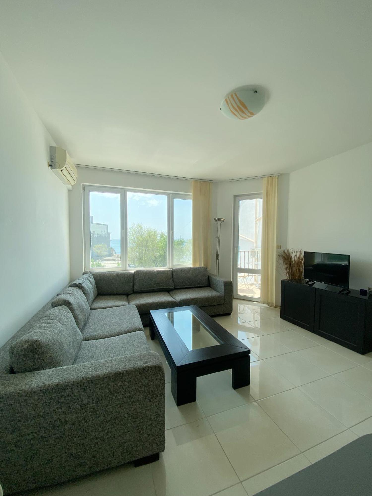 First Line On The Beach Cosy Sea Paradise Apartments Kavarna Buitenkant foto