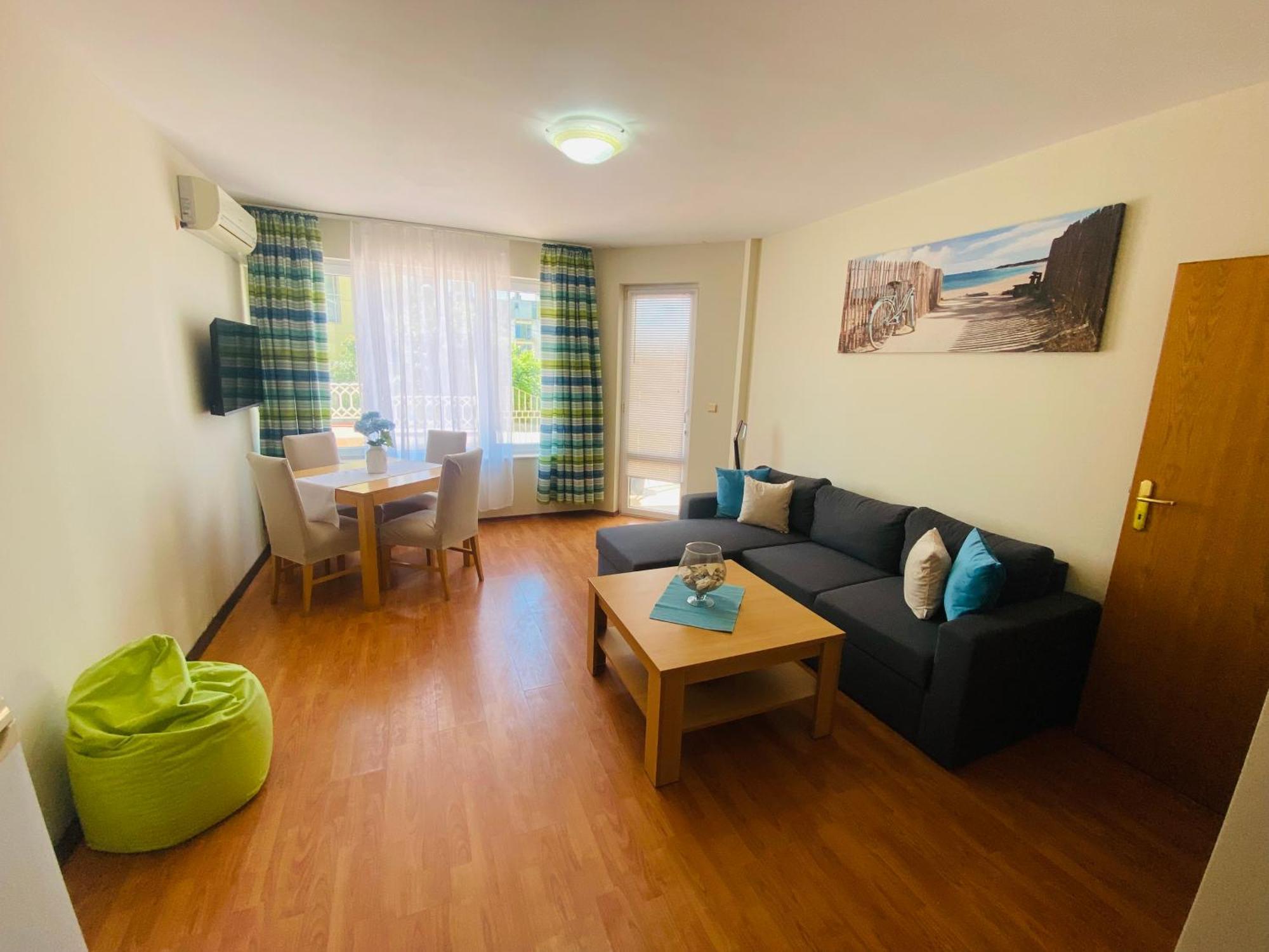 First Line On The Beach Cosy Sea Paradise Apartments Kavarna Buitenkant foto